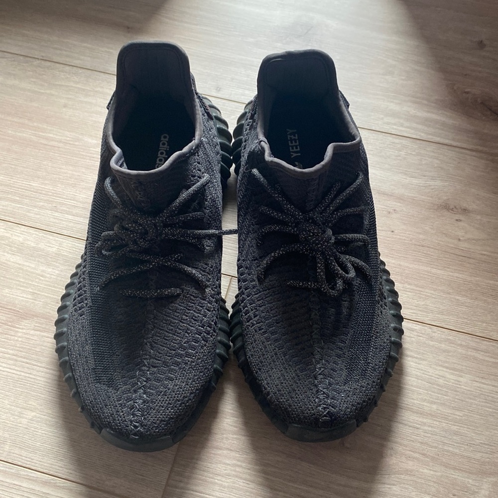 Black yeezys non reflective